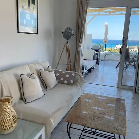 Ocean Wings Panoramic Seaview Apartment Kissonerga