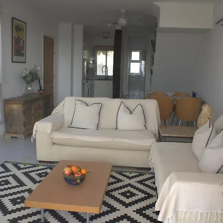 Ocean Wings Panoramic Seaview Apartamento *